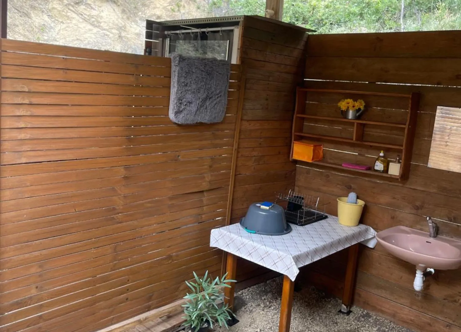 Caravanes De Provence Aiglun  Campsite